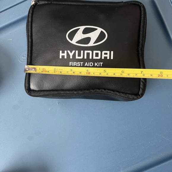 Genuine Factory Hyundai Medical First Aid Kit Brand New- sealed - Picture 4 of 5